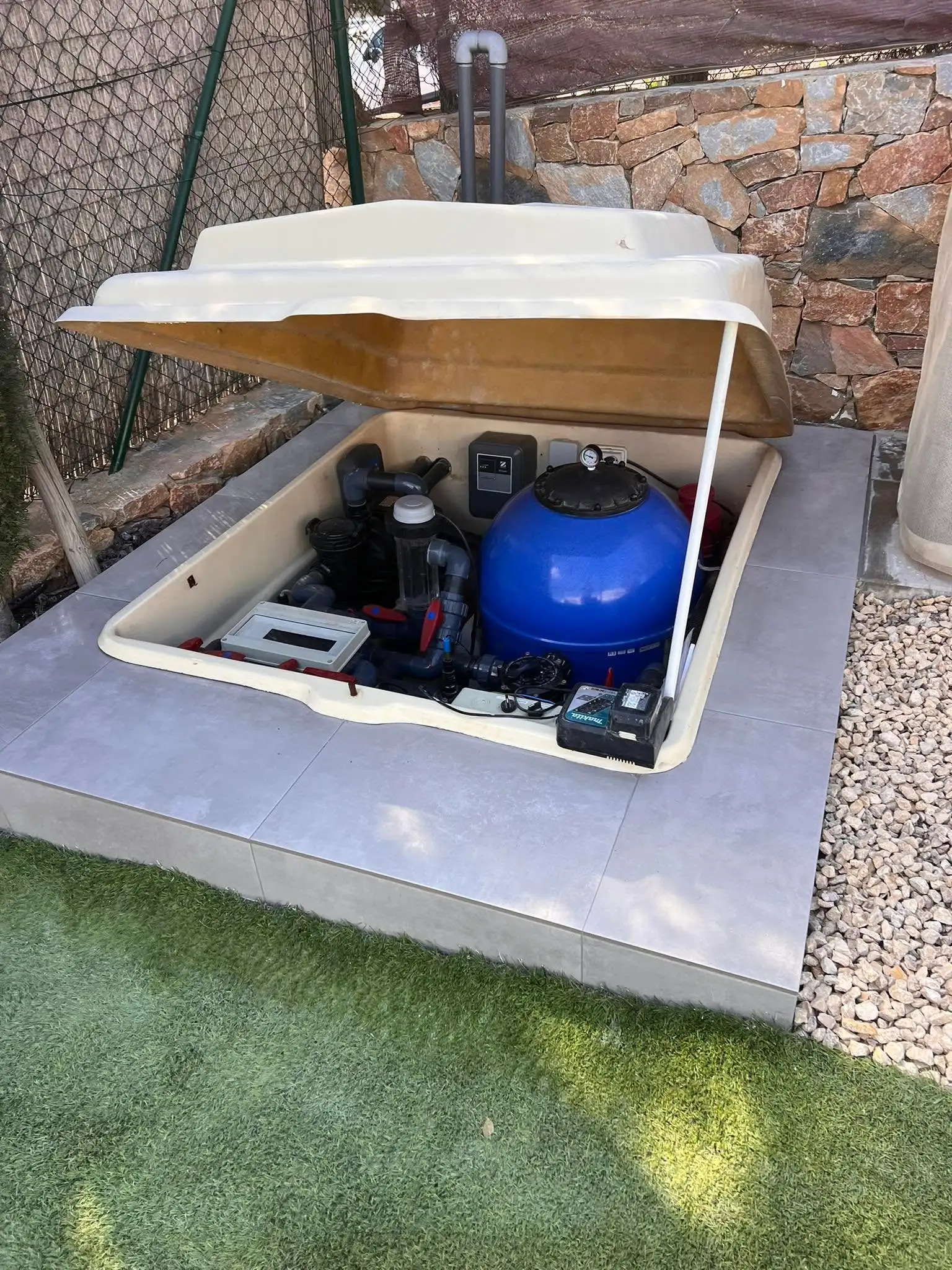 Reparación y mantenimiento de equipos de piscina en Villamartín